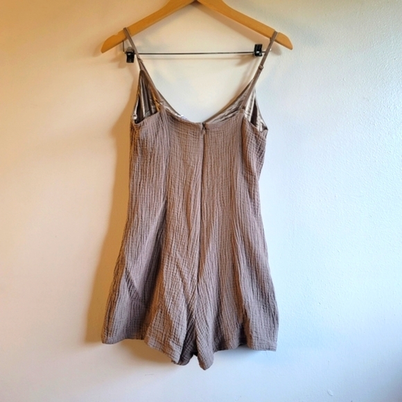 House of Wallace, Alexis Gauze Romper, Sand, Size Small‎ - Picture 3 of 8